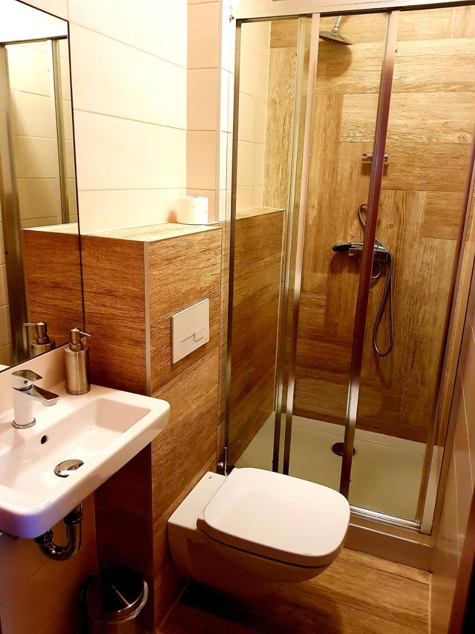 Platinum Bed & Breakfast Budzyn  ภายนอก รูปภาพ