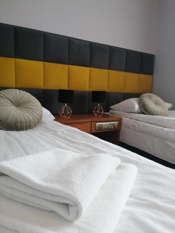 Platinum Bed & Breakfast Budzyn  ภายนอก รูปภาพ